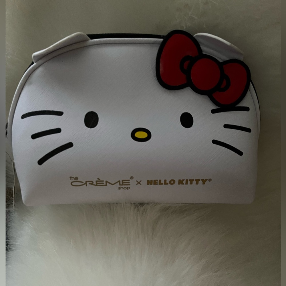 Hello Kitty Make Up Bag - Picture 3 of 6